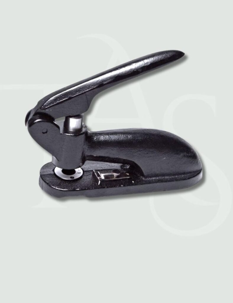 Pattern punch tool for making holes in sewing patterns