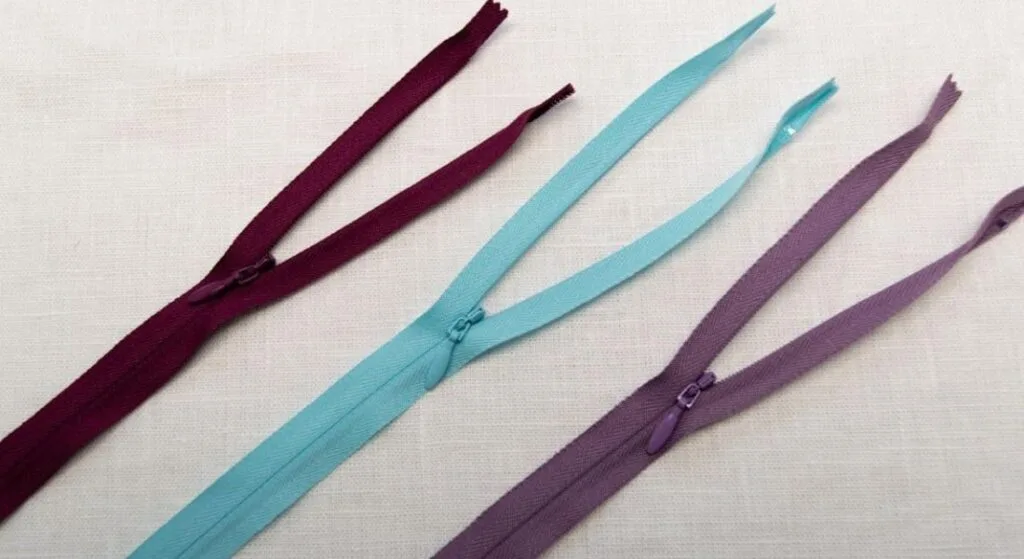 Concealed invisible zipper tape for hidden seams